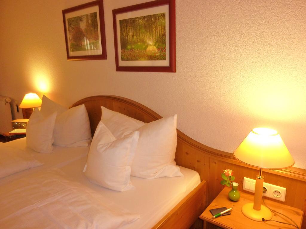 Landhaus Mueritzgarten Hotel Garni Röbel Chambre photo