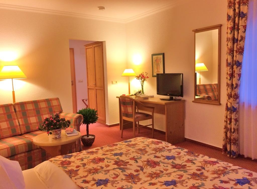 Landhaus Mueritzgarten Hotel Garni Röbel Chambre photo