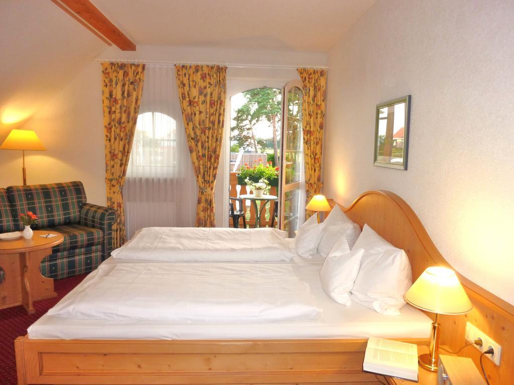 Landhaus Mueritzgarten Hotel Garni Röbel Chambre photo