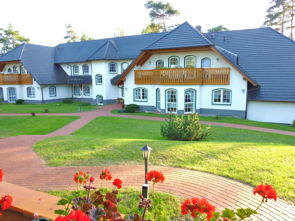 Landhaus Mueritzgarten Hotel Garni Röbel Extérieur photo