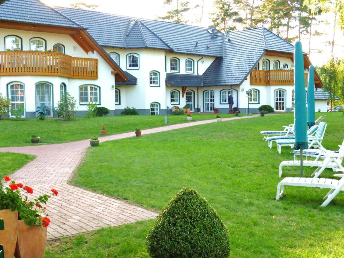 Landhaus Mueritzgarten Hotel Garni Röbel Extérieur photo